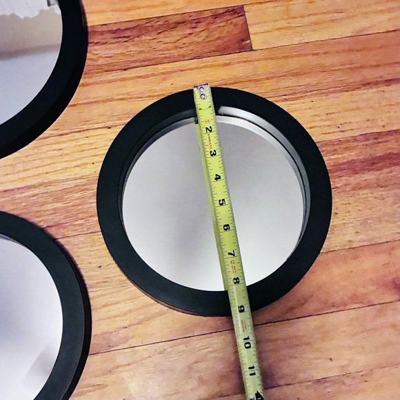 Set of 5 Round Mirror Wall Accents - Picture 7 of 8